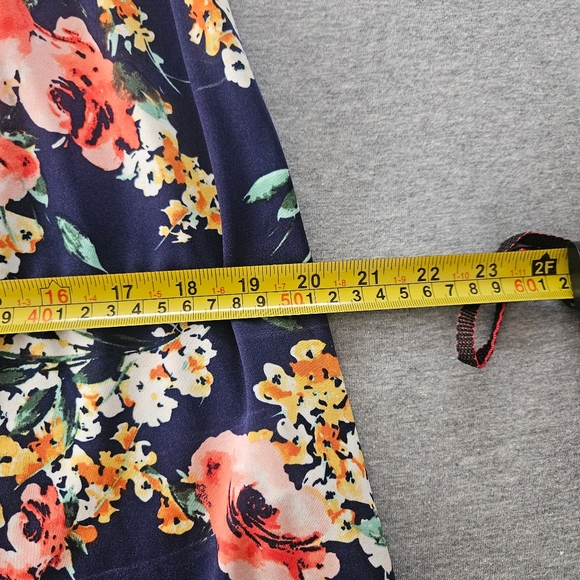 Perception Concept Halter Blouse - Picture 4 of 5